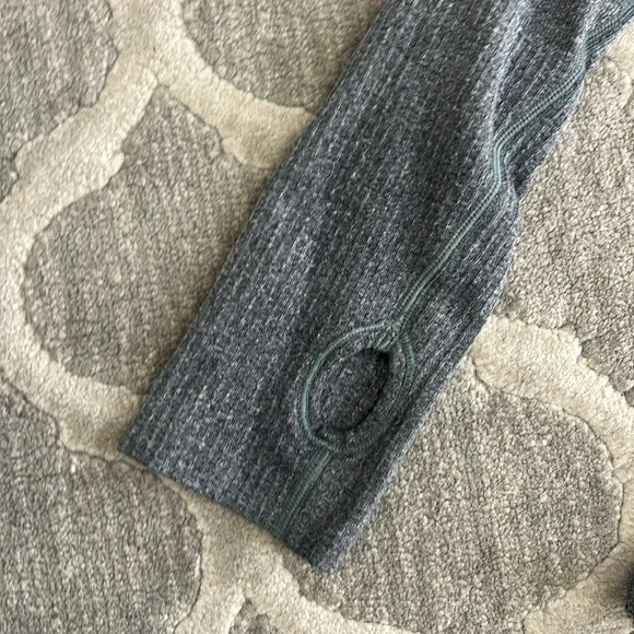 🖤Lululemon Top🖤 - Picture 5 of 7